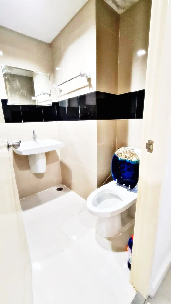 For sale or rent!! Iris Avenue On Nut - Wongwaen Condo, 5th floor, garden view, beautiful room, fully furnished, ready to move in. Reserve now!!