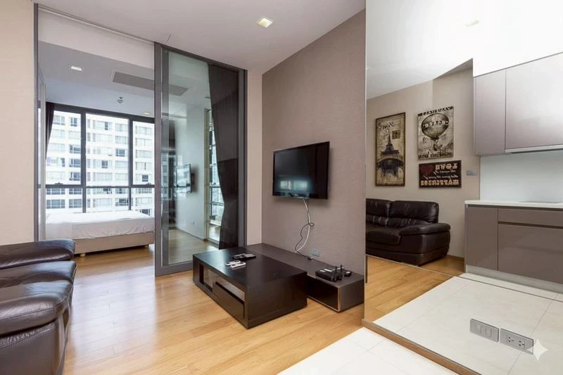Condo for sale, Hyde Sukhumvit 13, spacious room, good view, ready to move in You can come and stay.