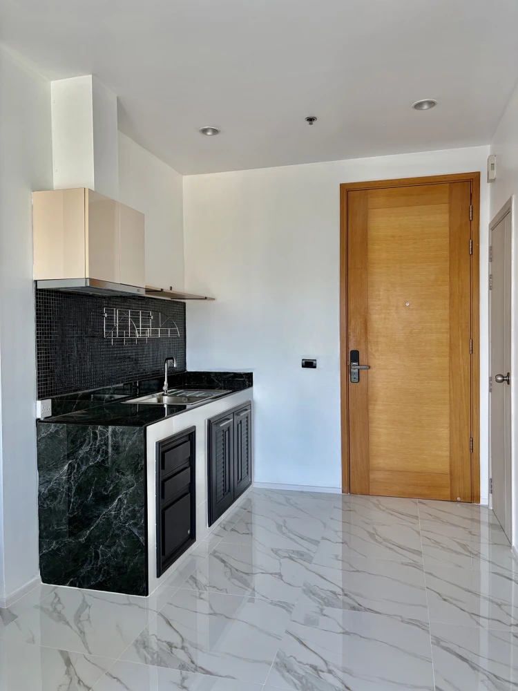 For sale or rent: Condo near BTS, highly recommended! Fuse Sathorn-Taksin. Comfortable and spacious rooms with high-quality marble flooring. Don't mis