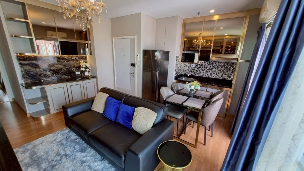 For sale, for rent, Lumpini Place condominium, Ratchada-Sathu, large room, comfortable, built-in furniture, complete electrical appliances, book now
