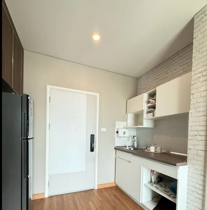 For sale, for rent, Lumpini Place Condo, Ratchada-Sathu, ready to move in, fully built-in throughout the room, lots of storage cabinets, ready to move