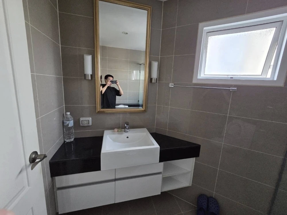 For sale or rent: Supalai Wellington Condo, 1 large and comfortable unit on the 5th floor with an unobstructed view. This is the first floor without a