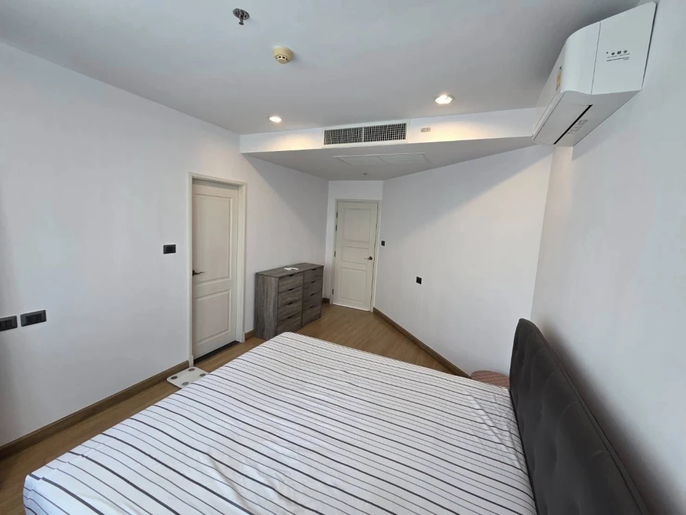For sale or rent: Supalai Wellington Condo, 1 large and comfortable unit on the 5th floor with an unobstructed view. This is the first floor without a
