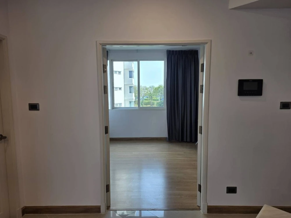 For sale or rent: Supalai Wellington Condo, 1 large and comfortable unit on the 5th floor with an unobstructed view. This is the first floor without a