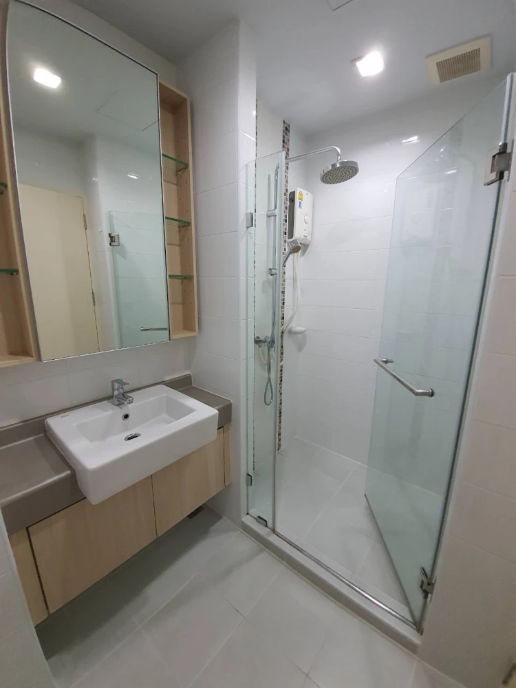 For sale or rent: Casa Ratchada-Ratchaphruek, studio room, high floor, beautiful view, good ventilation, quiet and private. Great value. Book now!