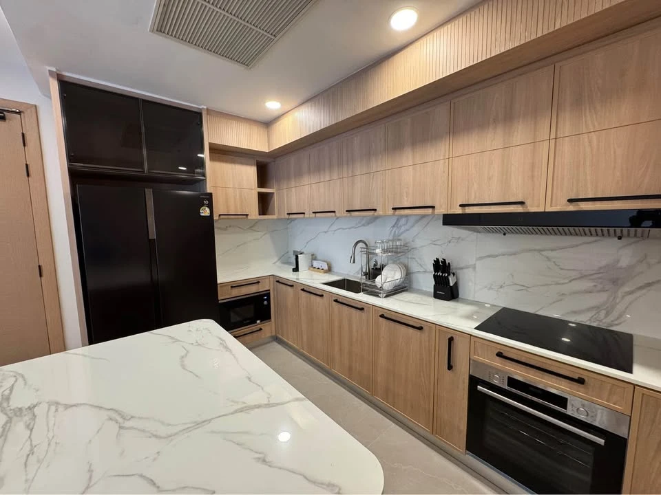 For Sale/Rent: Chatrium Riverside Residence, 2 spacious bedrooms, beautifully decorated and bright with quality furniture. Reserve now!