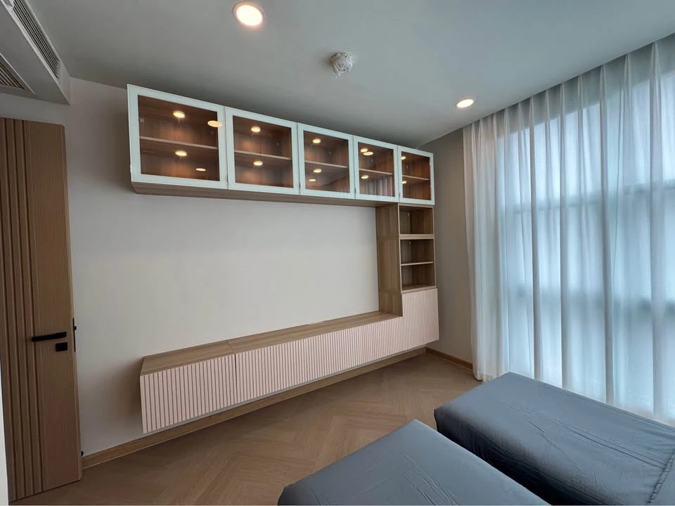For Sale/Rent: Chatrium Riverside Residence, 2 spacious bedrooms, beautifully decorated and bright with quality furniture. Reserve now!
