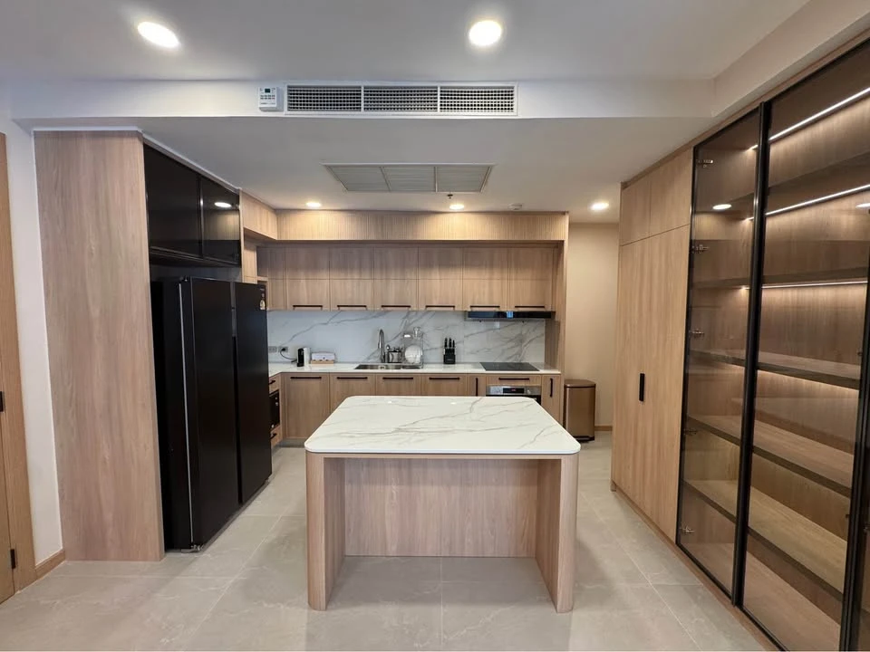 For Sale/Rent: Chatrium Riverside Residence, 2 spacious bedrooms, beautifully decorated and bright with quality furniture. Reserve now!