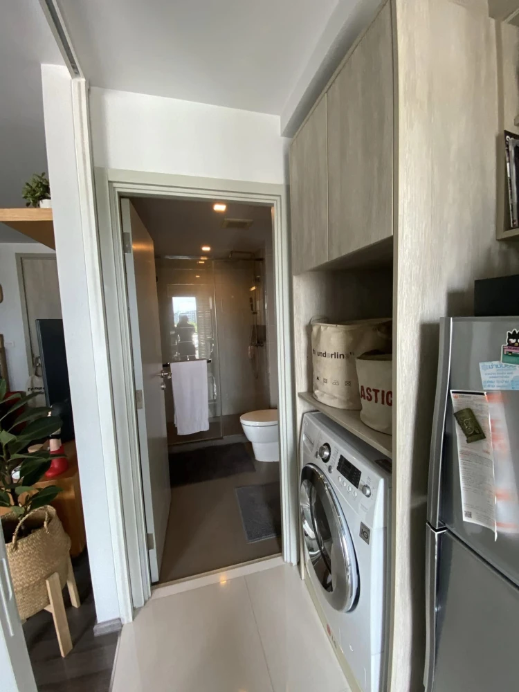 For sale, for rent, Sari by Sansiri, complete with electrical appliances, famous brand wooden furniture. You will regret it if you miss it.