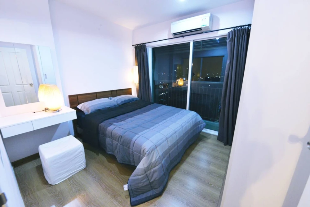 For rent or sale, Sim Vipha-Ladprao, wide room, 20th floor, separated from the kitchen. This must be reserved. Don't miss it.