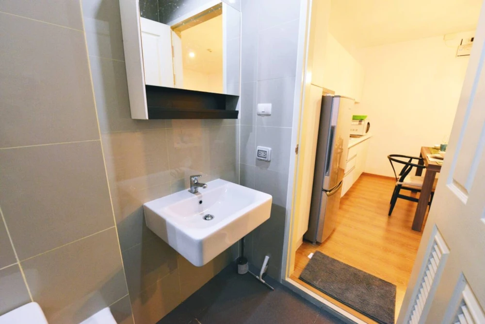 For rent or sale, Sim Vipha-Ladprao, wide room, 20th floor, separated from the kitchen. This must be reserved. Don't miss it.