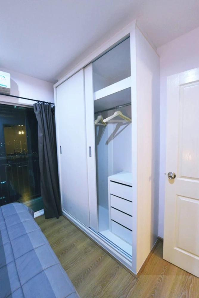 For rent or sale, Sim Vipha-Ladprao, wide room, 20th floor, separated from the kitchen. This must be reserved. Don't miss it.