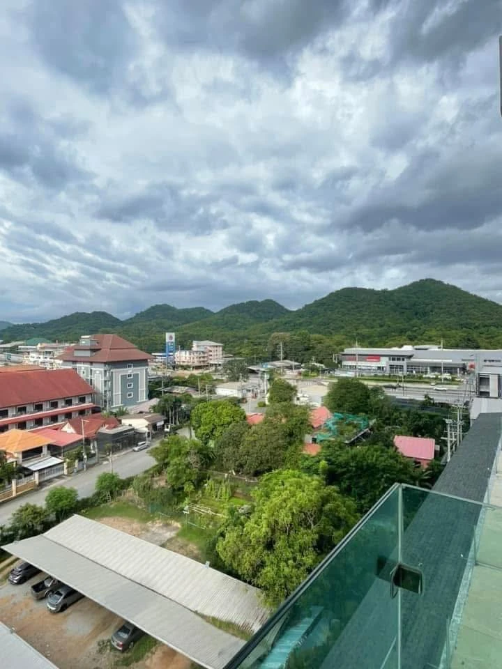 For sale or rent: Sea Hill Condo, mountain and sea view, with beautiful wallpaper, fully equipped, ready to move in.