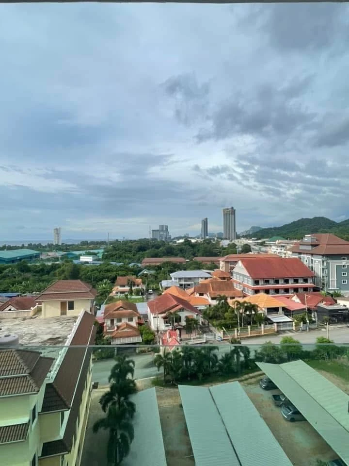 For sale or rent: Sea Hill Condo, mountain and sea view, with beautiful wallpaper, fully equipped, ready to move in.