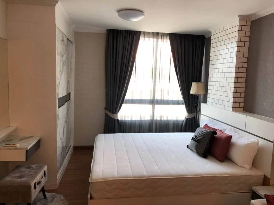 For sale, for rent, Zoom Condo Place, decorated with awesome wallpaper, complete with furniture set, book now, you won't be disappointed.
