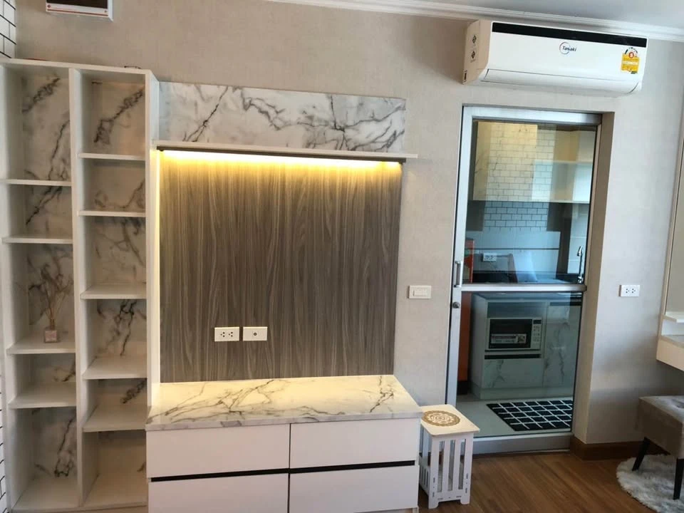 For sale, for rent, Zoom Condo Place, decorated with awesome wallpaper, complete with furniture set, book now, you won't be disappointed.