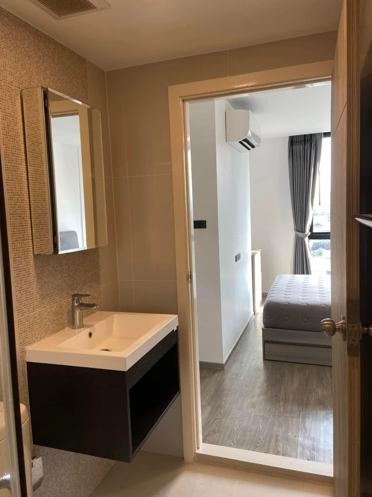 For sale, for rent at Vira Phahonyothin-Ari, a nice room with complete facilities. If you don't book, you'll regret it later.