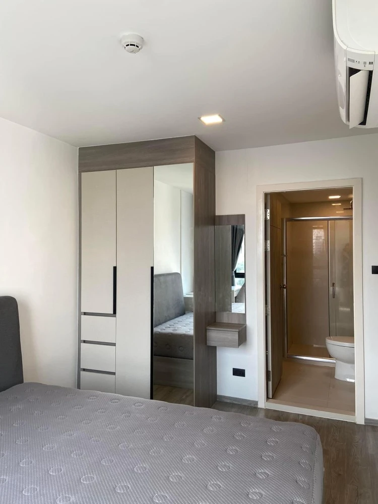 For sale, for rent at Vira Phahonyothin-Ari, a nice room with complete facilities. If you don't book, you'll regret it later.