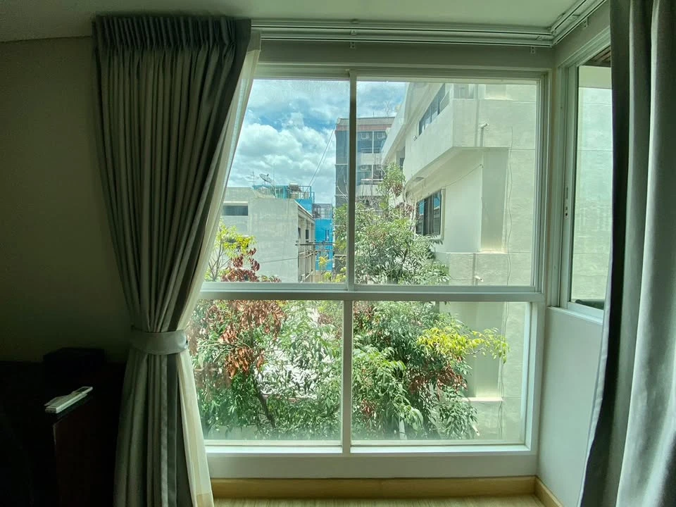 For sale or rent: The Address Pathumwan, 4th floor, Building B, fully furnished, ready to move in.
