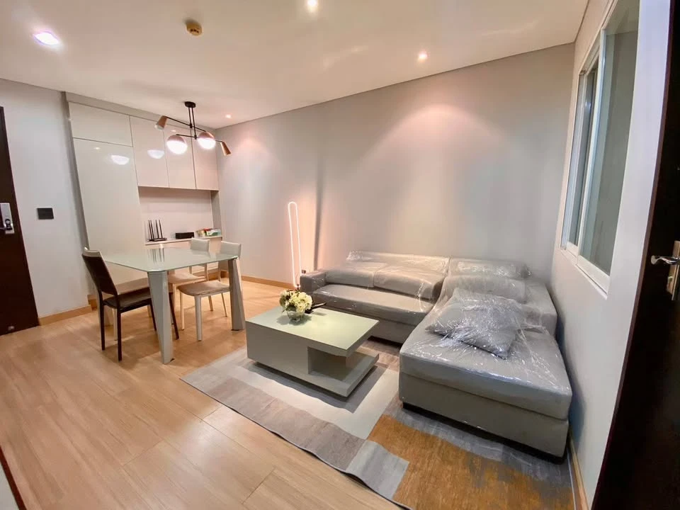 For sale or rent: The Address Pathumwan, 4th floor, Building B, fully furnished, ready to move in.