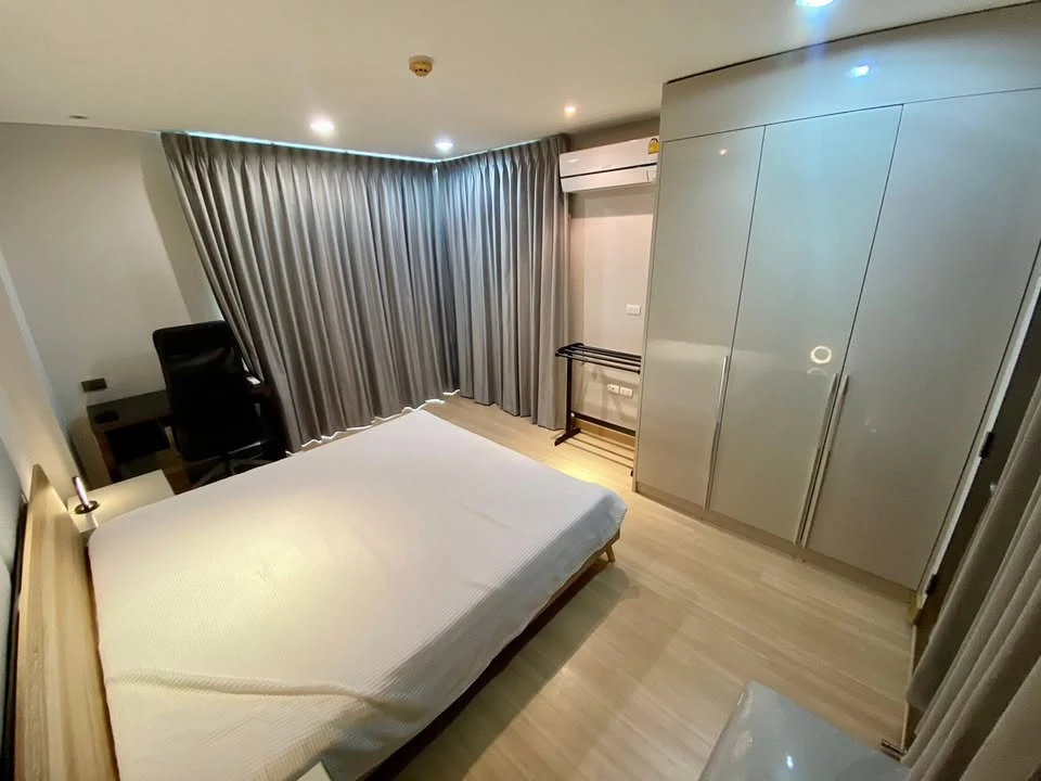 For sale or rent: The Address Pathumwan, 4th floor, Building B, fully furnished, ready to move in.