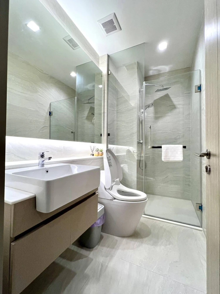 For sale, for rent, The Address Siam-Ratchathewi, high floor, beautifully decorated, fully furnished, luxurious, stunning city view, move in now, don'