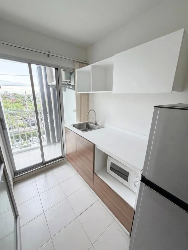 For sale or rent: D Condo On Nut - Rama 9. Excellent condition, fully furnished with appliances. Don't miss out!