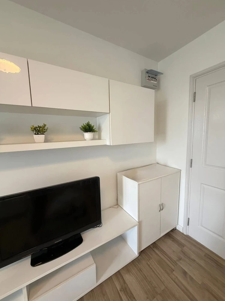For sale or rent: D Condo On Nut - Rama 9. Excellent condition, fully furnished with appliances. Don't miss out!