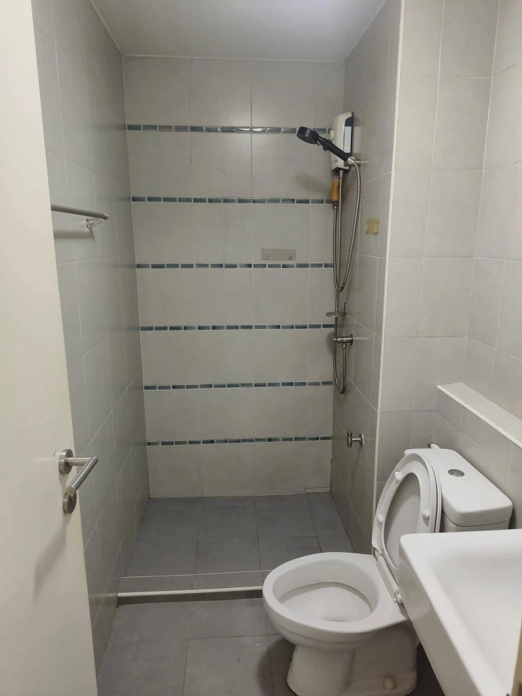 For sale or rent: D Condo Campus Resort Bangsaen, 1 bedroom, 1 bathroom, good location, convenient transportation, fully furnished, reserve now!