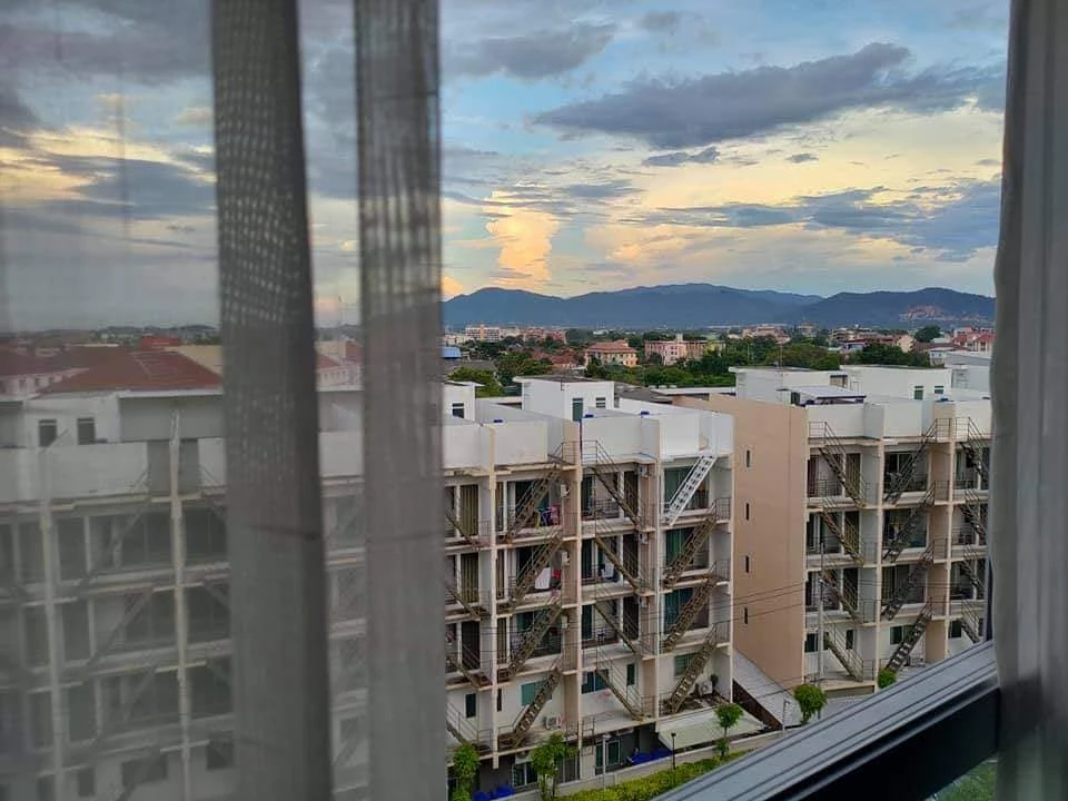 For sale or rent: D Condo Campus Resort Bangsaen, Building A, 8th floor. Fully furnished, ready to move in.