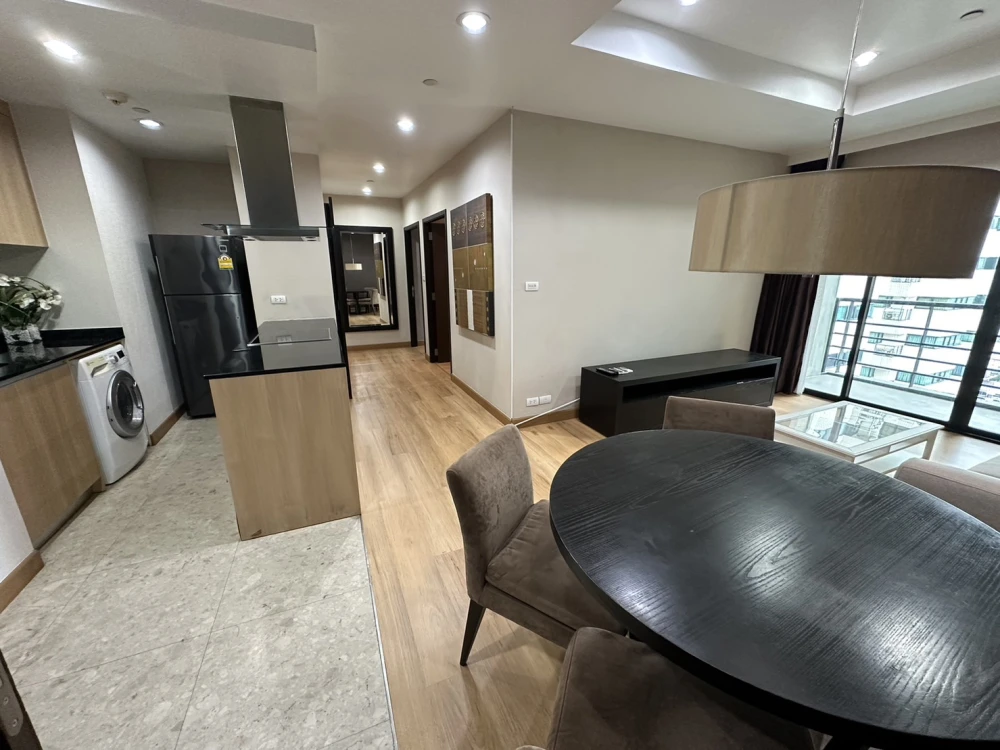 Sell, rent, urgent!! Sathorn Gardens Condo, a luxury condominium in the heart of the city, book now!!