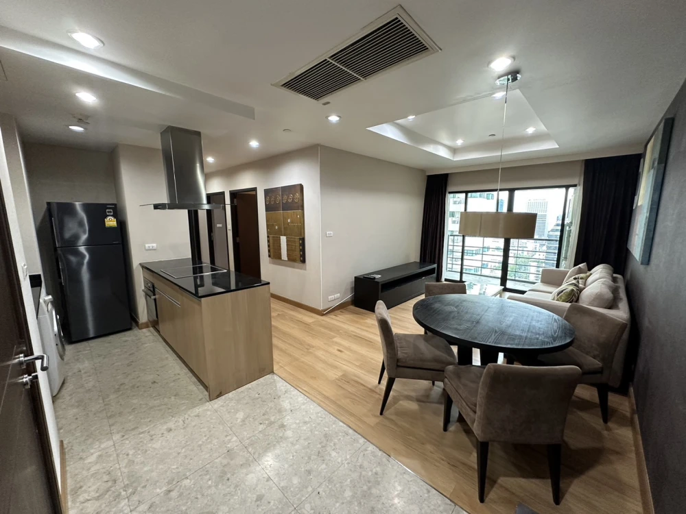 Sell, rent, urgent!! Sathorn Gardens Condo, a luxury condominium in the heart of the city, book now!!