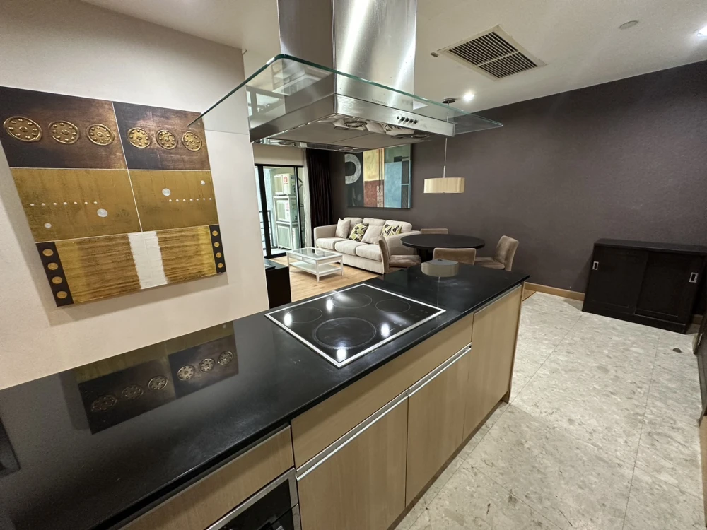 Sell, rent, urgent!! Sathorn Gardens Condo, a luxury condominium in the heart of the city, book now!!