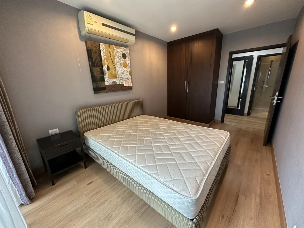 Sell, rent, urgent!! Sathorn Gardens Condo, a luxury condominium in the heart of the city, book now!!