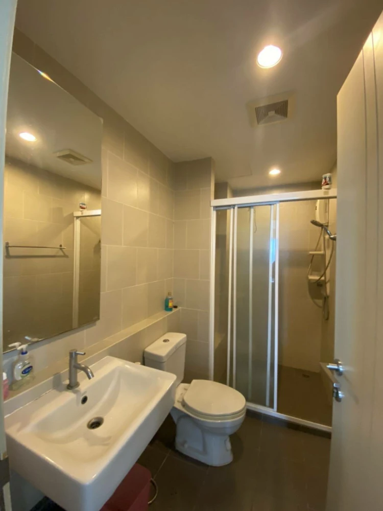 Sell, rent, urgent!! Condo The Base Rama 9 - Ramkhamhaeng, pool view, corner room, good location, book now!!