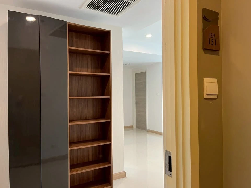 Urgent sale or rent, Supalai Riva Grand Rama 3, 4th floor area, get a river view for you to reserve quickly.