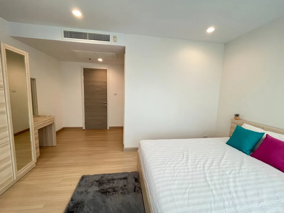 Urgent sale or rent, Supalai Riva Grand Rama 3, 4th floor area, get a river view for you to reserve quickly.