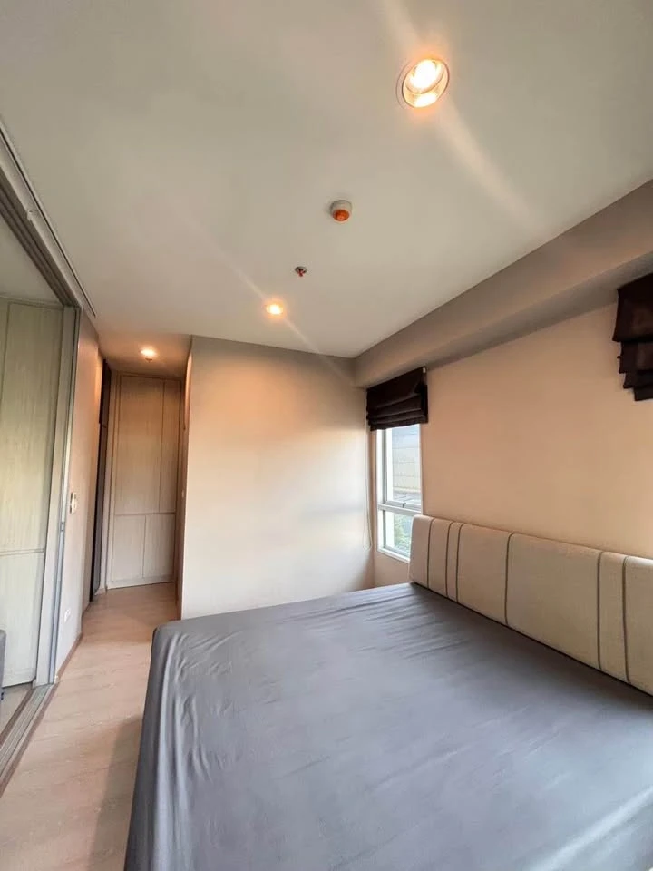 For sale or rent: Niche Mono Sukhumvit-Puchao. Spacious and comfortable room with full furniture. Don't miss it!