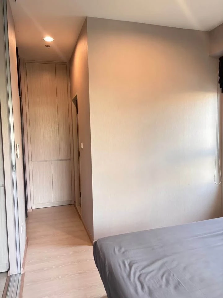 For sale or rent: Niche Mono Sukhumvit-Puchao. Spacious and comfortable room with full furniture. Don't miss it!