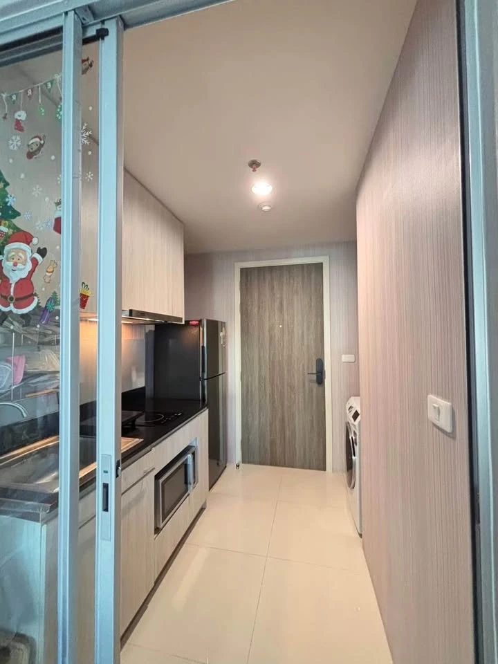 For sale or rent: Niche Mono Sukhumvit-Puchao. Spacious and comfortable room with full furniture. Don't miss it!