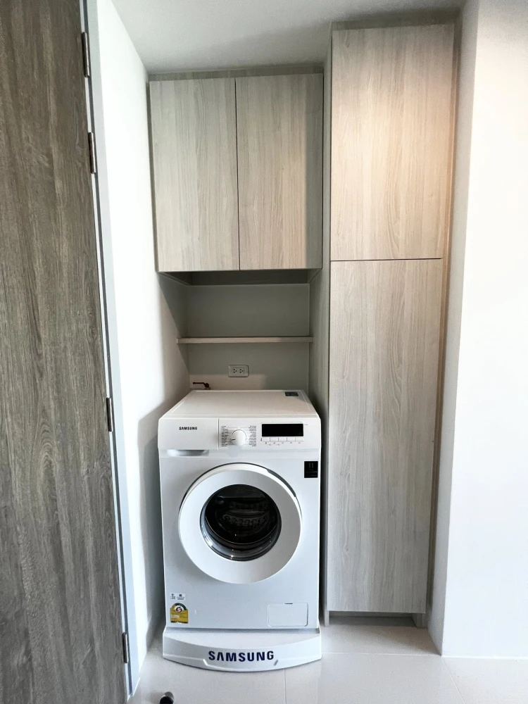 For sale or rent: Nich Mono Chaengwattana. Nicely decorated unit, convenient and fully furnished. Just bring your suitcase and move in! You won't want