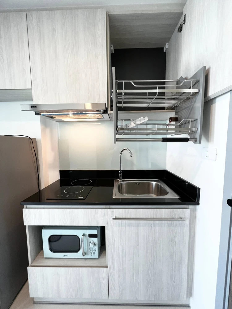 For sale or rent: Nich Mono Chaengwattana. Nicely decorated unit, convenient and fully furnished. Just bring your suitcase and move in! You won't want