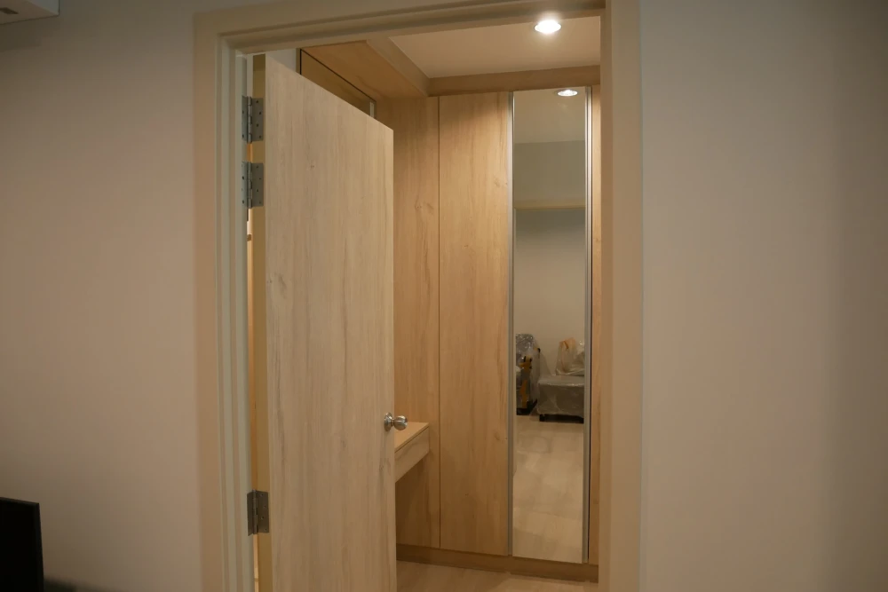 For rent or sale: New Noble Srinakarin - Lasalle, corner room, comes with complete facilities, hurry to reserve.