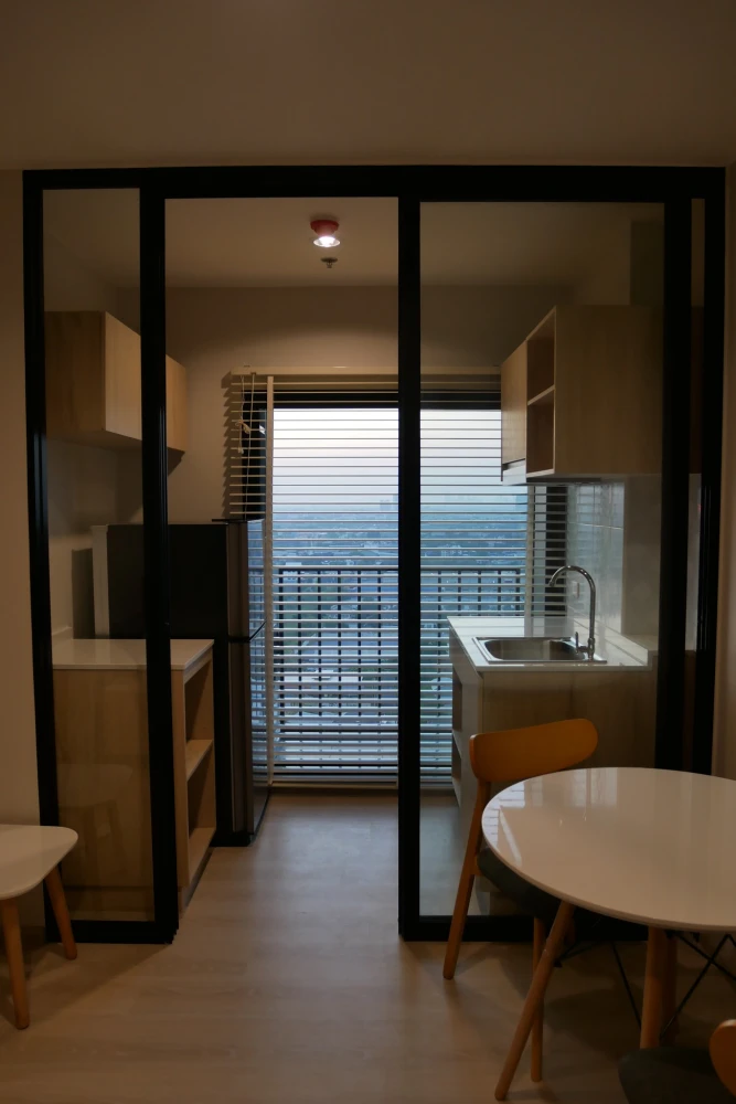 For rent or sale: New Noble Srinakarin - Lasalle, corner room, comes with complete facilities, hurry to reserve.