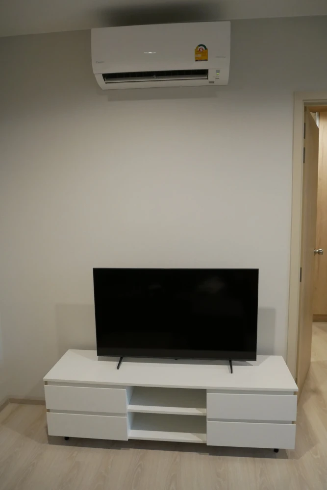For rent or sale: New Noble Srinakarin - Lasalle, corner room, comes with complete facilities, hurry to reserve.