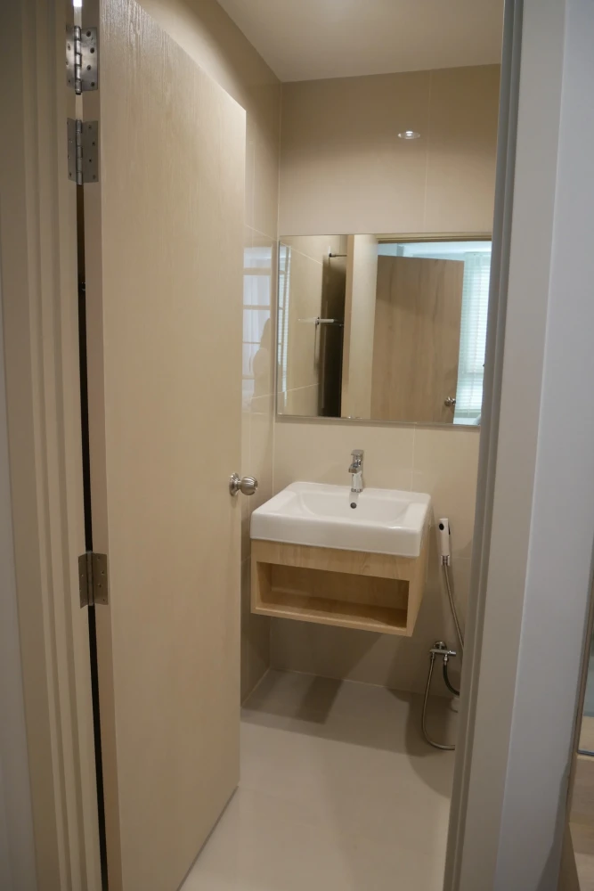 For rent or sale: New Noble Srinakarin - Lasalle, corner room, comes with complete facilities, hurry to reserve.