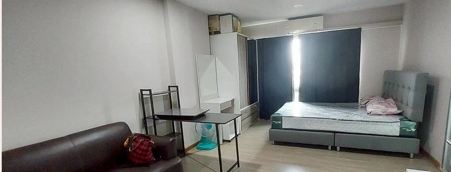 For sale or rent: B Condo Phahonyothin. The room faces north. The afternoon sun doesn't shine, it's not hot. The room number is in accordance with Fen