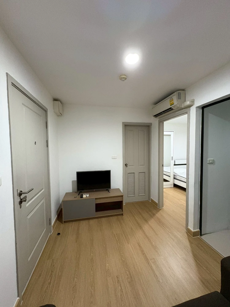 For rent or sale, B-Loft Sukhumvit 115 comes with full decoration. Super convenient. Hurry up to reserve now. Hurry up.