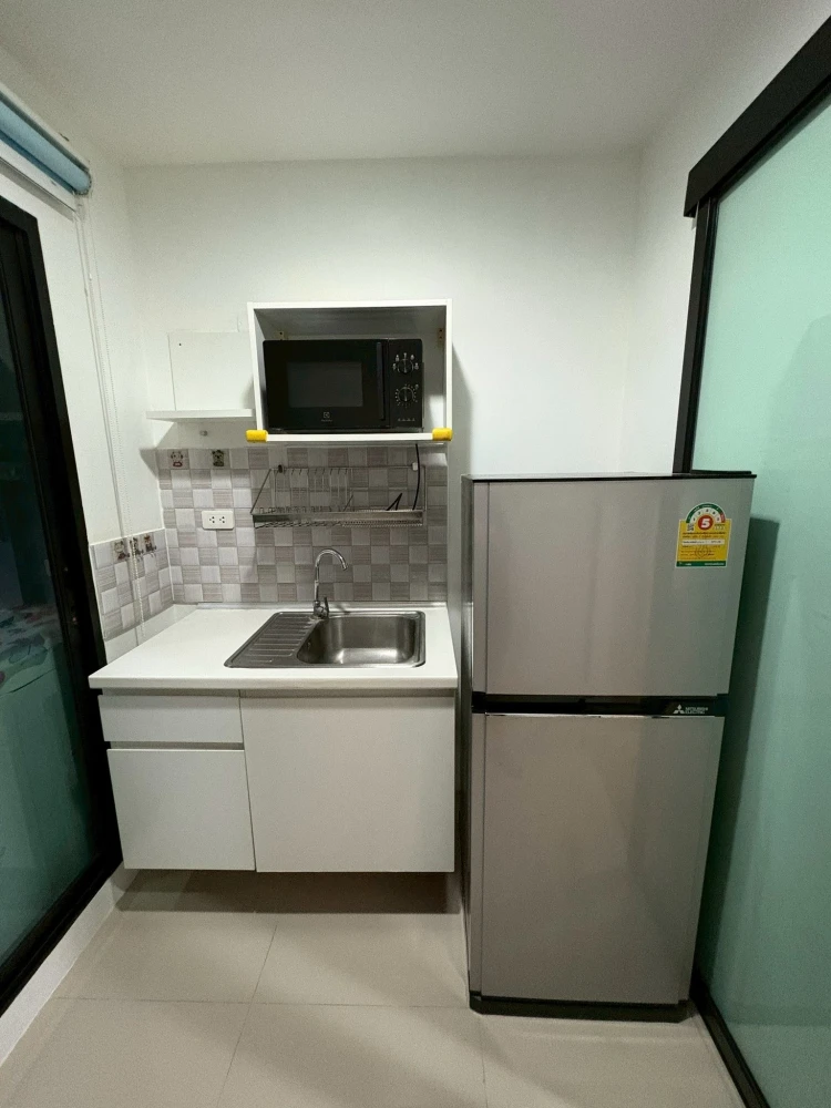 For rent or sale, B-Loft Sukhumvit 115 comes with full decoration. Super convenient. Hurry up to reserve now. Hurry up.