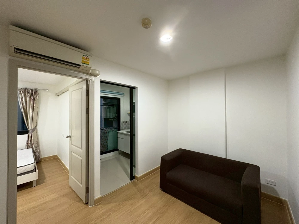 For rent or sale, B-Loft Sukhumvit 115 comes with full decoration. Super convenient. Hurry up to reserve now. Hurry up.